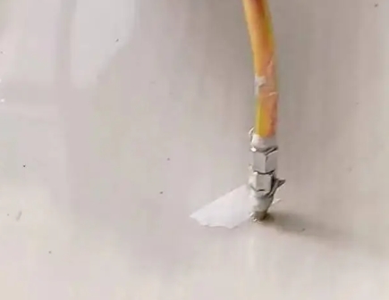 林口瓷砖空鼓维修公司专业解答在瓷砖铺贴过程中，如果使用的砂料过粗（如全部使用了粗砂），可能会导致以下问题